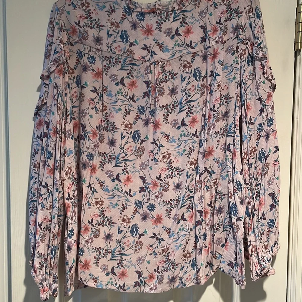 W5 floral mauve blouse. Size large - Picture 2 of 6